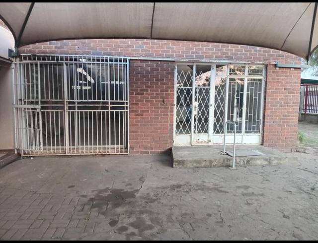 2 BEDROOM PROPERTY TO RENT IN VANDERBIJLPARK CE 3